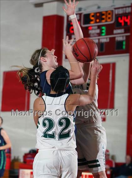 Thumbnail 1 in ThunderRidge vs Pine Creek (Regis Holiday Classic) photogallery.