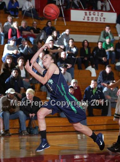 Thumbnail 2 in ThunderRidge vs Pine Creek (Regis Holiday Classic) photogallery.