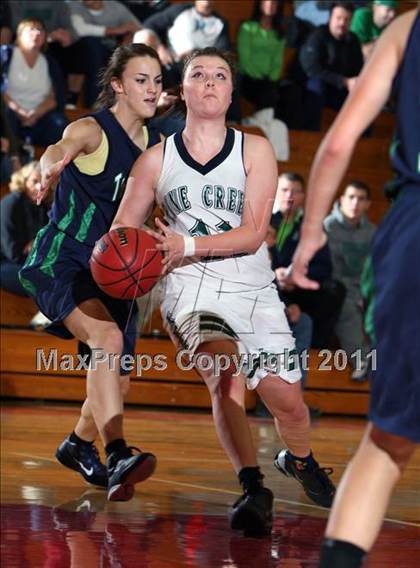 Thumbnail 2 in ThunderRidge vs Pine Creek (Regis Holiday Classic) photogallery.