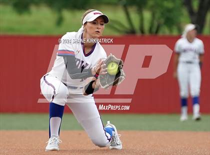 Thumbnail 3 in Midway vs Mansfield Legacy (UIL Regional Quarterfinal) photogallery.
