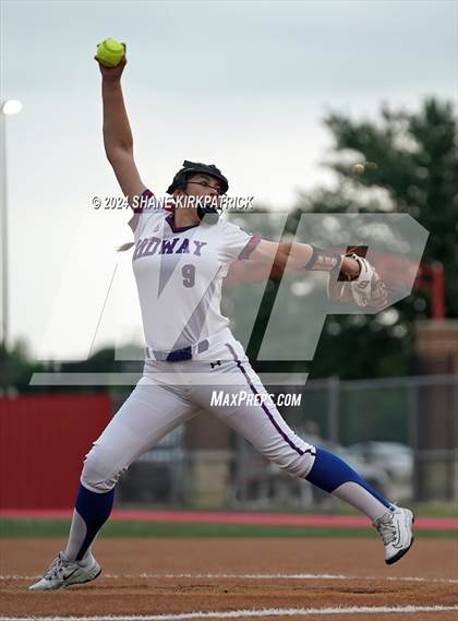 Thumbnail 1 in Midway vs Mansfield Legacy (UIL Regional Quarterfinal) photogallery.