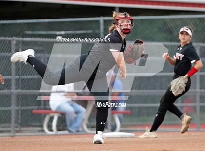 Thumbnail 2 in Midway vs Mansfield Legacy (UIL Regional Quarterfinal) photogallery.