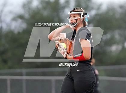 Thumbnail 1 in Midway vs Mansfield Legacy (UIL Regional Quarterfinal) photogallery.