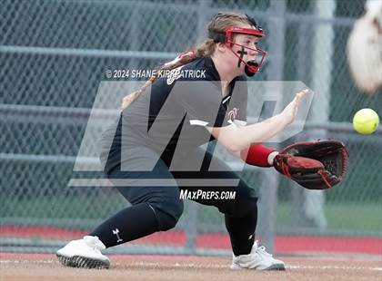 Thumbnail 2 in Midway vs Mansfield Legacy (UIL Regional Quarterfinal) photogallery.