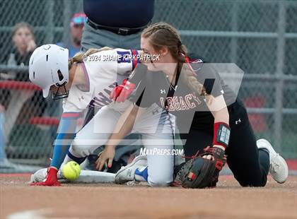 Thumbnail 3 in Midway vs Mansfield Legacy (UIL Regional Quarterfinal) photogallery.