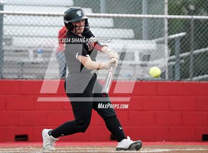 Thumbnail 2 in Midway vs Mansfield Legacy (UIL Regional Quarterfinal) photogallery.