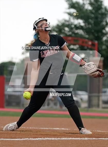 Thumbnail 2 in Midway vs Mansfield Legacy (UIL Regional Quarterfinal) photogallery.