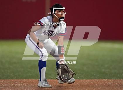 Thumbnail 1 in Midway vs Mansfield Legacy (UIL Regional Quarterfinal) photogallery.