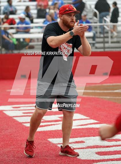 Thumbnail 1 in Midway vs Mansfield Legacy (UIL Regional Quarterfinal) photogallery.
