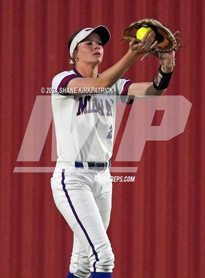 Thumbnail 2 in Midway vs Mansfield Legacy (UIL Regional Quarterfinal) photogallery.