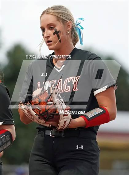 Thumbnail 1 in Midway vs Mansfield Legacy (UIL Regional Quarterfinal) photogallery.