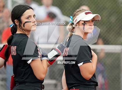 Thumbnail 1 in Midway vs Mansfield Legacy (UIL Regional Quarterfinal) photogallery.