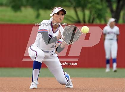 Thumbnail 2 in Midway vs Mansfield Legacy (UIL Regional Quarterfinal) photogallery.