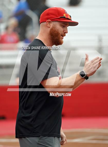 Thumbnail 3 in Midway vs Mansfield Legacy (UIL Regional Quarterfinal) photogallery.