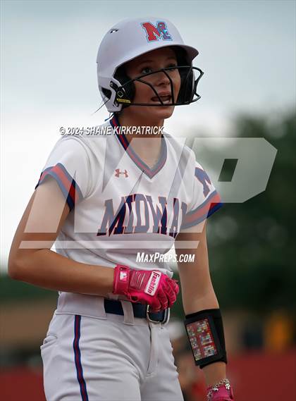 Thumbnail 1 in Midway vs Mansfield Legacy (UIL Regional Quarterfinal) photogallery.