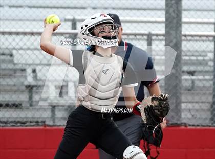 Thumbnail 3 in Midway vs Mansfield Legacy (UIL Regional Quarterfinal) photogallery.