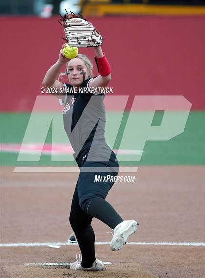Thumbnail 3 in Midway vs Mansfield Legacy (UIL Regional Quarterfinal) photogallery.