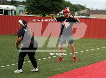 Thumbnail 1 in Midway vs Mansfield Legacy (UIL Regional Quarterfinal) photogallery.