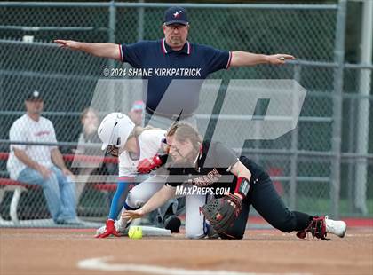 Thumbnail 1 in Midway vs Mansfield Legacy (UIL Regional Quarterfinal) photogallery.