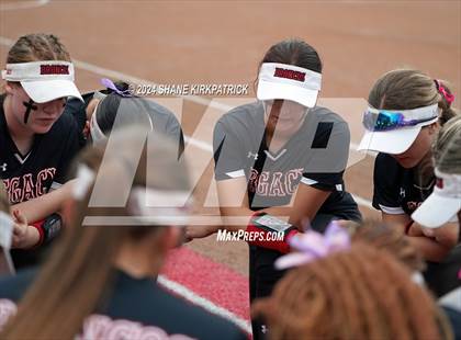 Thumbnail 2 in Midway vs Mansfield Legacy (UIL Regional Quarterfinal) photogallery.