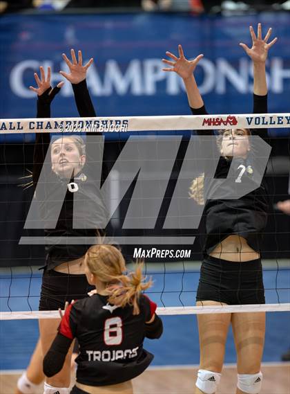 Thumbnail 2 in Forest Park vs. Leland (MHSAA Division 4 Semifinal) photogallery.