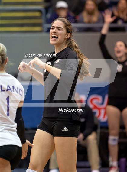 Thumbnail 3 in Forest Park vs. Leland (MHSAA Division 4 Semifinal) photogallery.