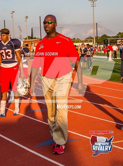 Thumbnail 3 in Pearland @ Manvel (2017 MaxPreps Rivalry Series) photogallery.