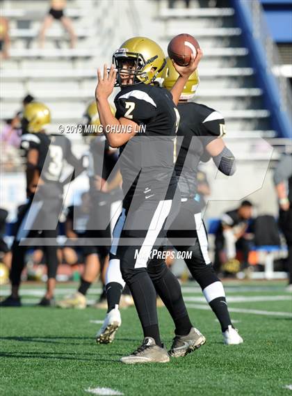 Thumbnail 2 in Santee vs. Fremont (CIF LACS D3 Final) photogallery.
