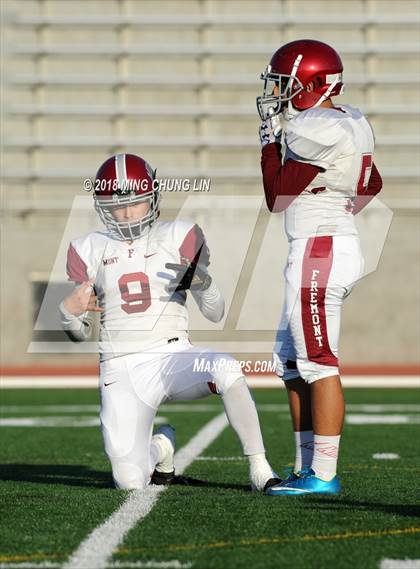 Thumbnail 2 in Santee vs. Fremont (CIF LACS D3 Final) photogallery.