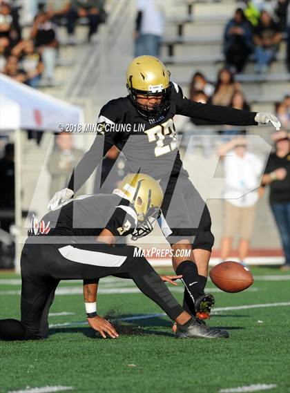Thumbnail 3 in Santee vs. Fremont (CIF LACS D3 Final) photogallery.