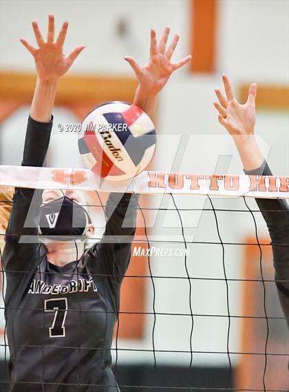 Thumbnail 3 in Vandegrift @ Hutto photogallery.