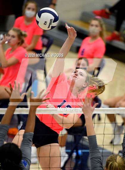 Thumbnail 1 in Rogers @ Har-Ber photogallery.