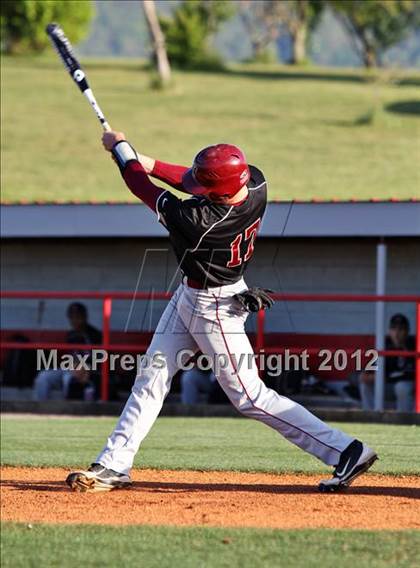 Thumbnail 3 in Maryville vs Morristown-Hamblen West (Daily Times Classic) photogallery.