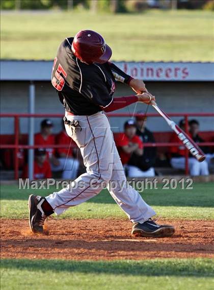 Thumbnail 1 in Maryville vs Morristown-Hamblen West (Daily Times Classic) photogallery.