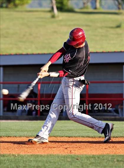 Thumbnail 2 in Maryville vs Morristown-Hamblen West (Daily Times Classic) photogallery.