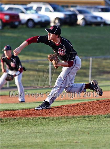 Thumbnail 1 in Maryville vs Morristown-Hamblen West (Daily Times Classic) photogallery.