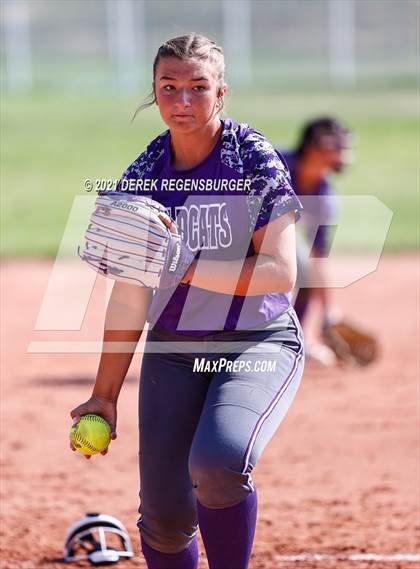 Thumbnail 2 in Arvada West vs Windsor (Broomfield 4A-5A Challenge) photogallery.