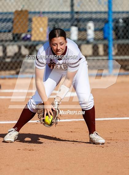 Thumbnail 2 in Arvada West vs Windsor (Broomfield 4A-5A Challenge) photogallery.