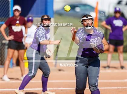 Thumbnail 2 in Arvada West vs Windsor (Broomfield 4A-5A Challenge) photogallery.