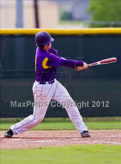 Thumbnail 1 in Splendora vs. La Grange (UIL 3A Region 3 Area Playoff) photogallery.