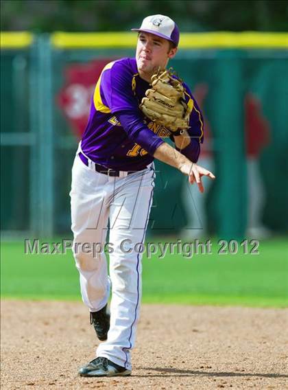 Thumbnail 2 in Splendora vs. La Grange (UIL 3A Region 3 Area Playoff) photogallery.