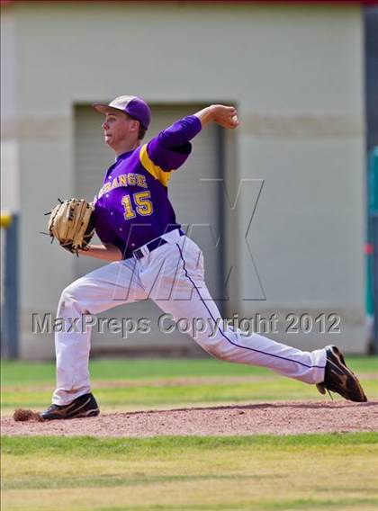 Thumbnail 2 in Splendora vs. La Grange (UIL 3A Region 3 Area Playoff) photogallery.