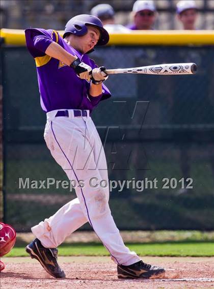 Thumbnail 2 in Splendora vs. La Grange (UIL 3A Region 3 Area Playoff) photogallery.