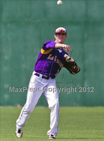 Thumbnail 3 in Splendora vs. La Grange (UIL 3A Region 3 Area Playoff) photogallery.
