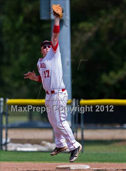 Thumbnail 2 in Splendora vs. La Grange (UIL 3A Region 3 Area Playoff) photogallery.