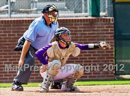 Thumbnail 1 in Splendora vs. La Grange (UIL 3A Region 3 Area Playoff) photogallery.