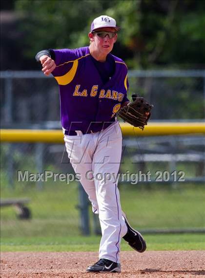 Thumbnail 3 in Splendora vs. La Grange (UIL 3A Region 3 Area Playoff) photogallery.