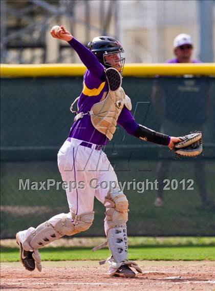 Thumbnail 3 in Splendora vs. La Grange (UIL 3A Region 3 Area Playoff) photogallery.