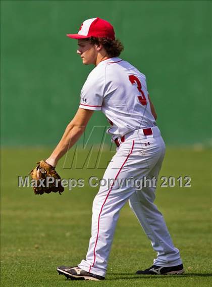 Thumbnail 2 in Splendora vs. La Grange (UIL 3A Region 3 Area Playoff) photogallery.