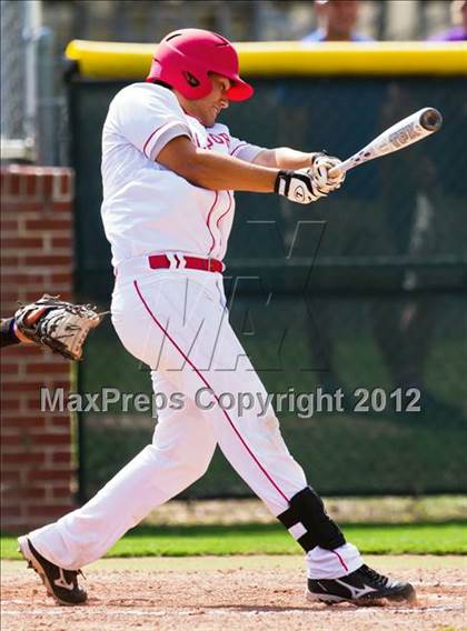 Thumbnail 1 in Splendora vs. La Grange (UIL 3A Region 3 Area Playoff) photogallery.